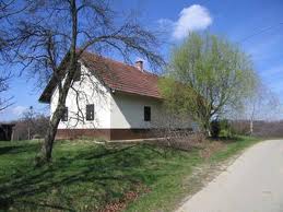 Highly insulated rustic Eco-homes utilising sustainable, locally sourced materials giving warm and comfortable, low maintenance homes with low running costs and low carbon footprints. Properties can be finished with stone external walls or a mix of stone, wood and paint-rendered walls.